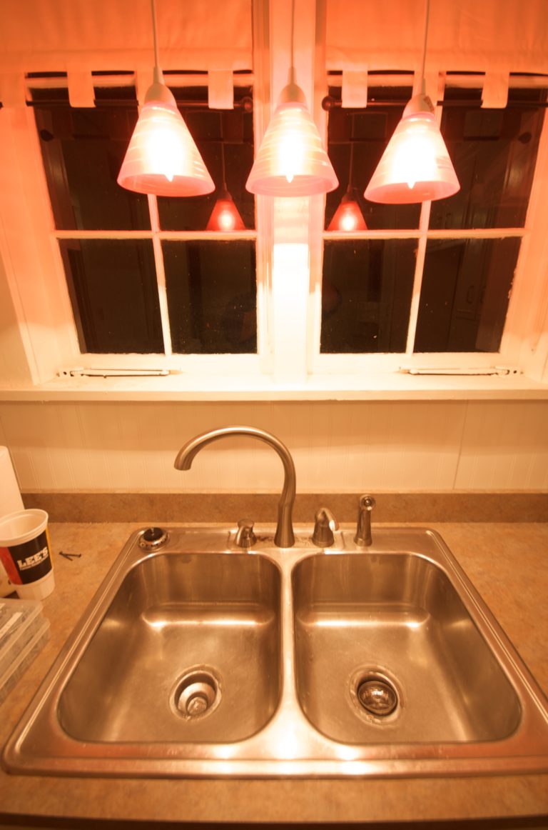 Kitchen Sink &#038; Light Fixture