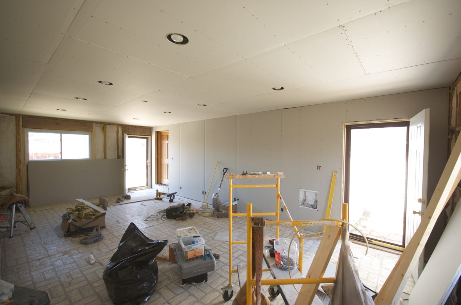 Drywall is going up!