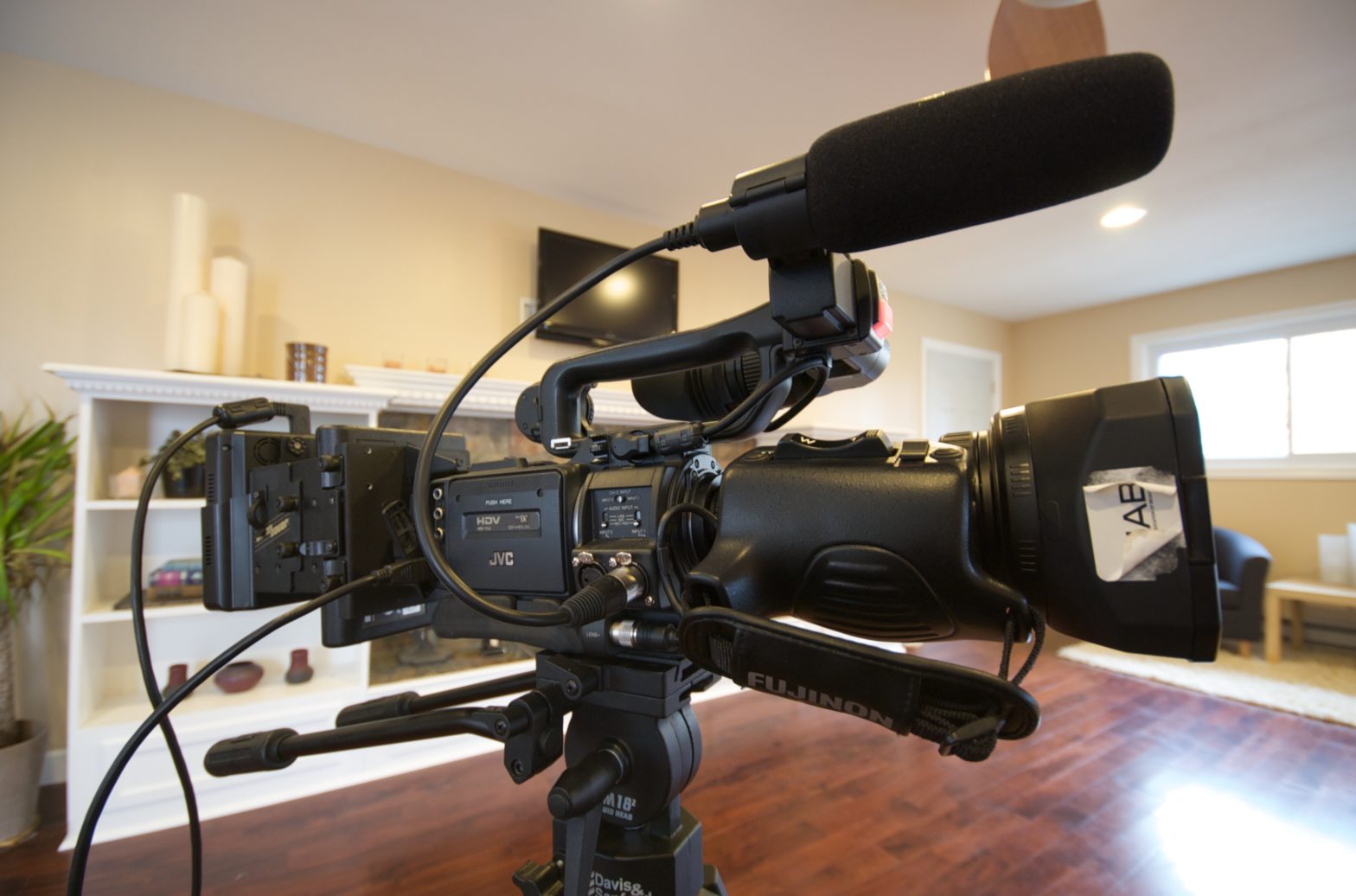 JVC GY-HD110U video camera