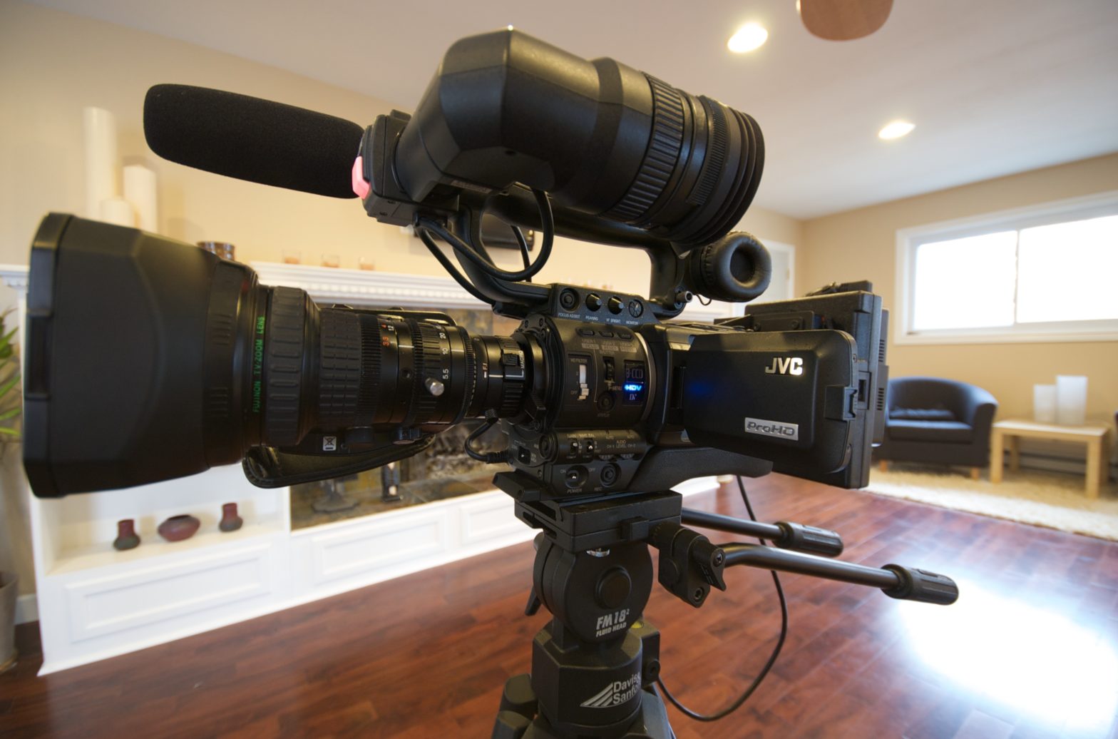 JVC GY-HD110U video camera