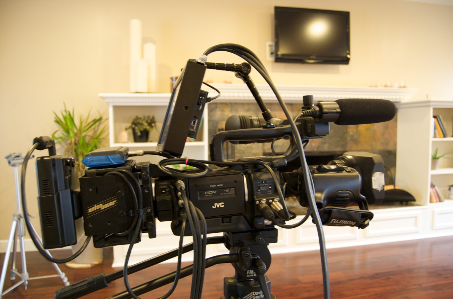 JVC GY-HD110u with SmallHD DP1