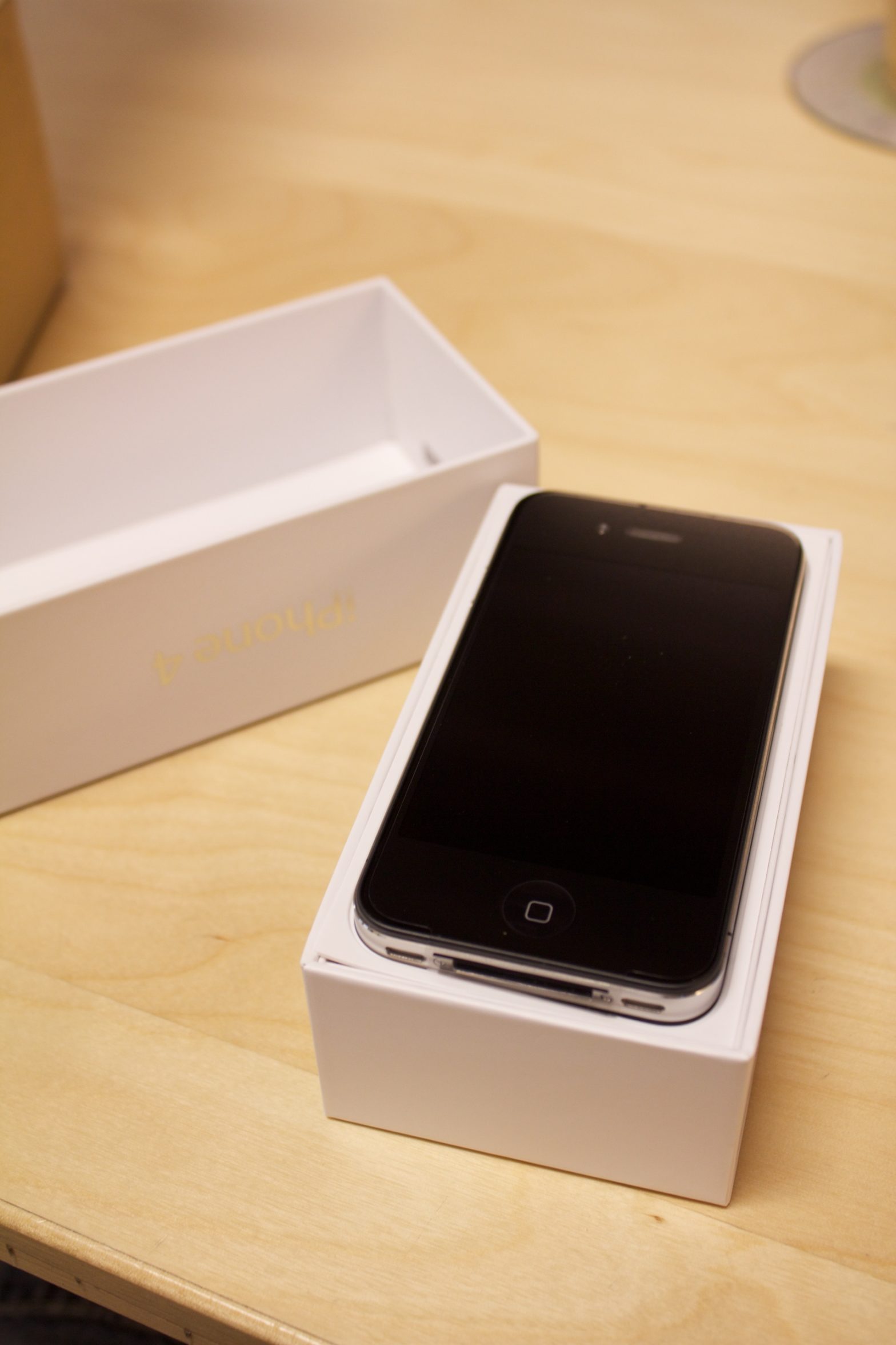 iPhone 4 finally arrived!
